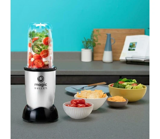 Devices for grinding nuts and spices